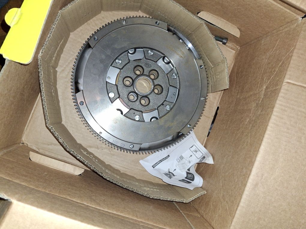 Nowe sprzęgło 2 masowe do vw sharan ,dodatkowo 4 felgi aluminiowe