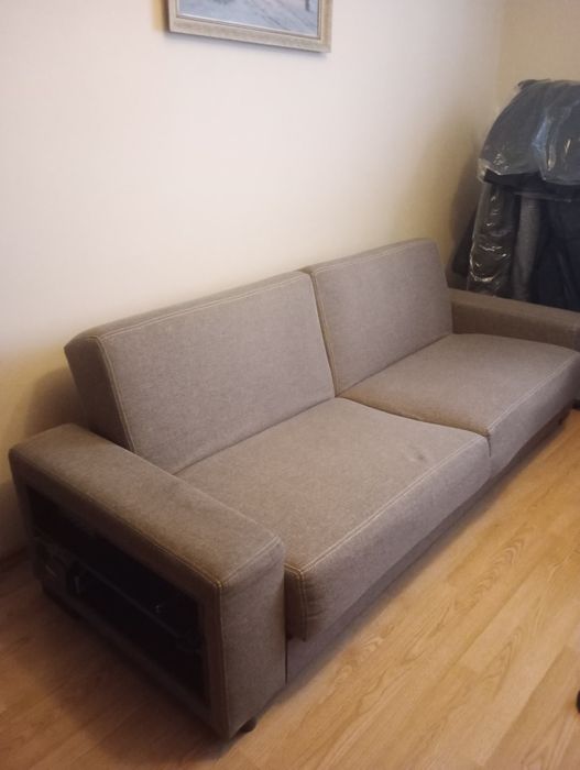 Kanapa rozkładana z pojemnikiem na posciel