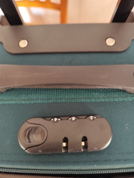 Mala de viagem e nécessaire - novos, nunca utilizados !