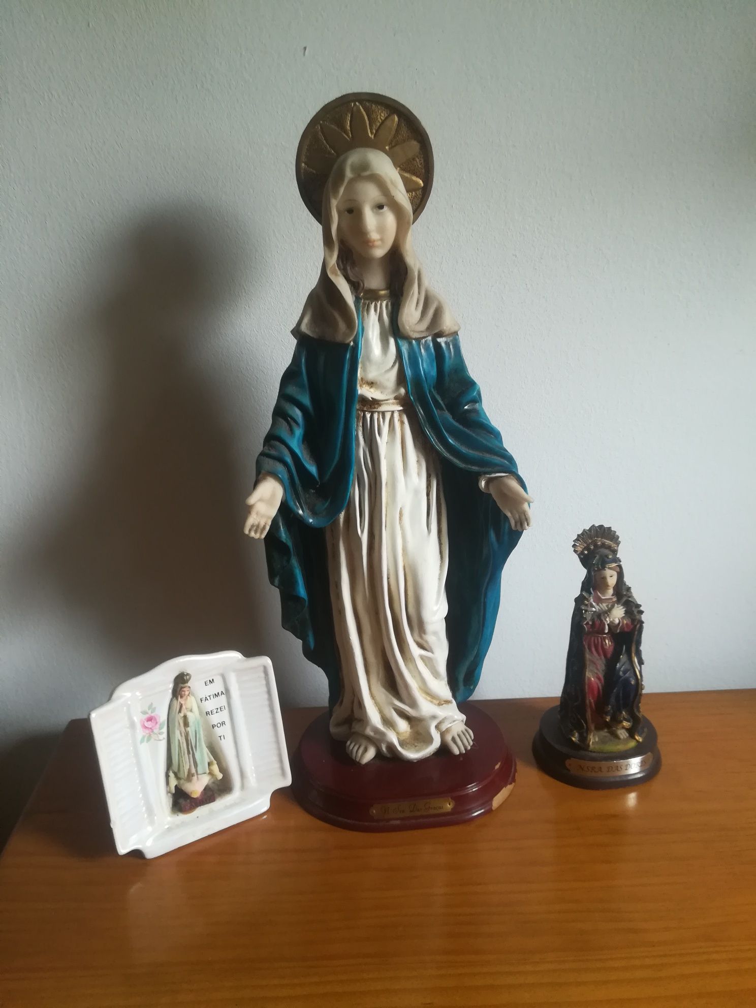 Estatuetas relegiosas
