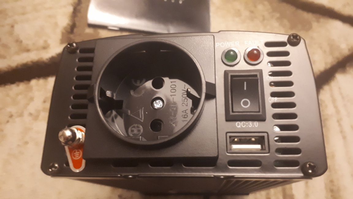 Przetwornica 12V na 230 V 300 W Czysty Sinus . NOWA