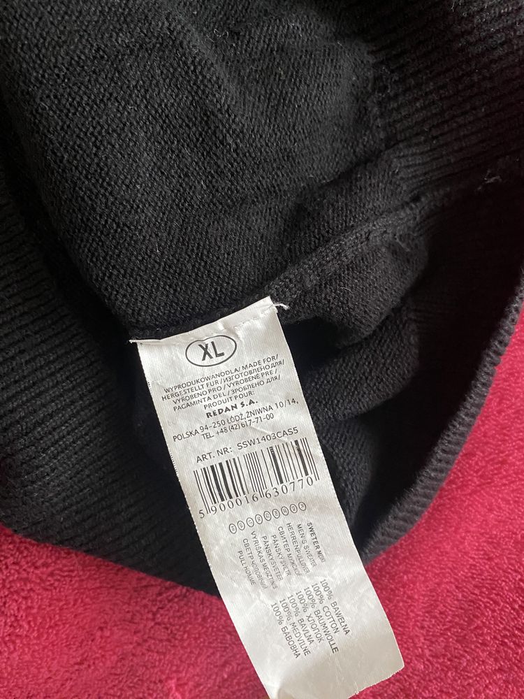Męski sweter zapinany pod szyją