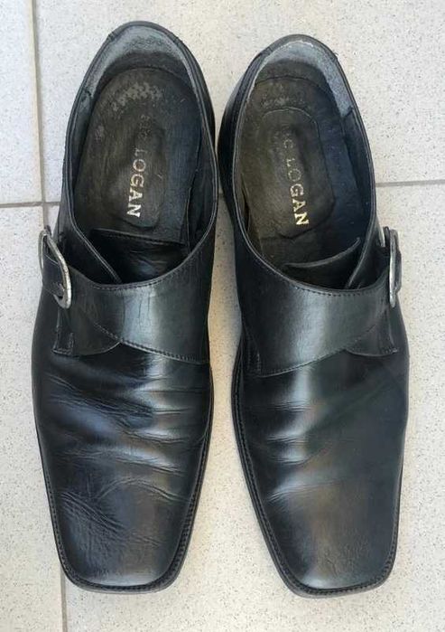 Sapatos Pretos em pele do Traje Académico Universidade do Minho