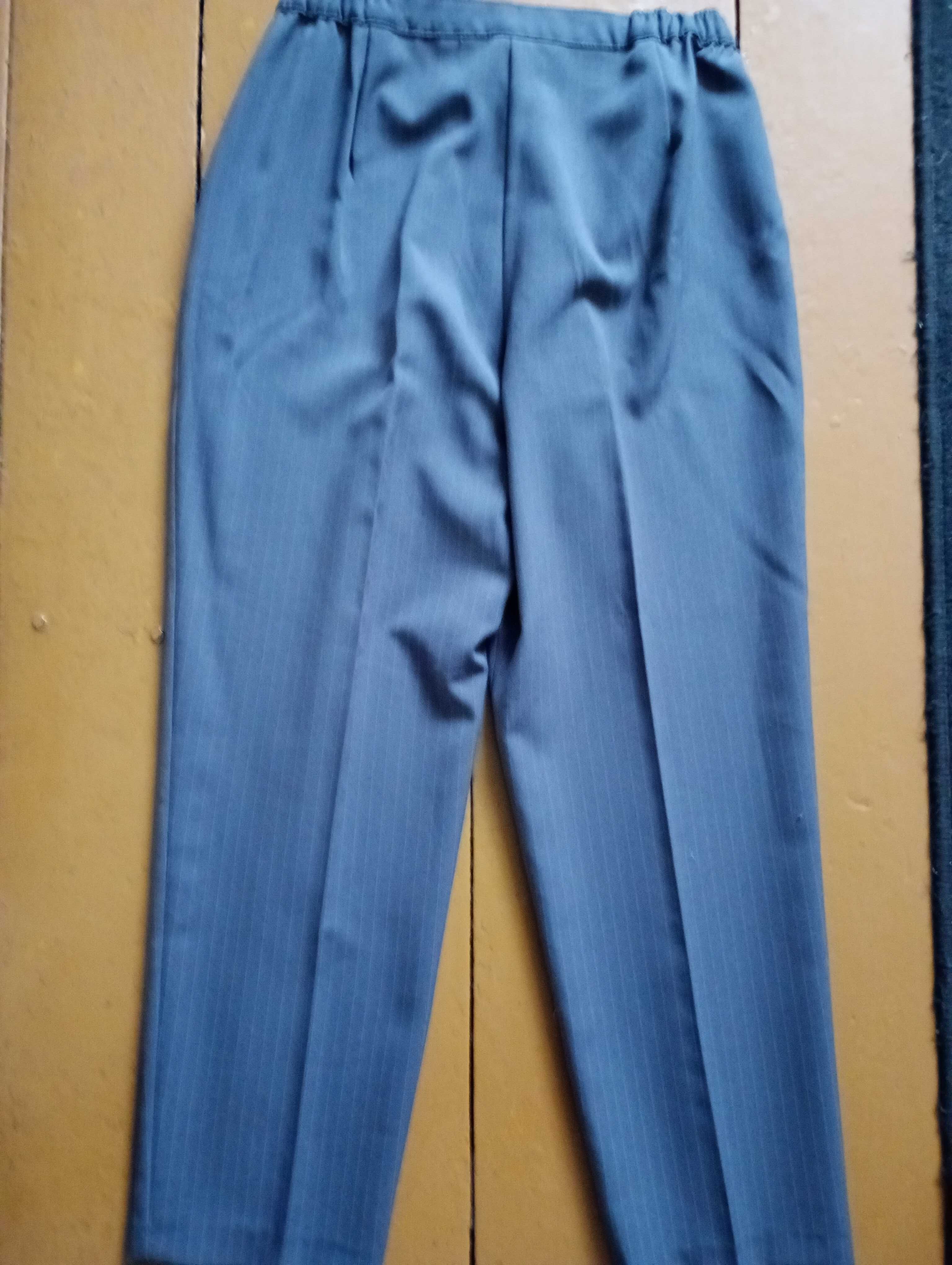 Eleganckie spodnie damskie, szare w paski, rozmiar z metki 44