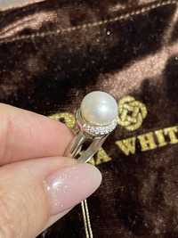 Кольцо золотое в белом золоте с жемчугом. 17 и 17,5 размер