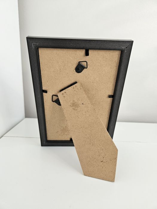 Czarna ramka na zdjęcia 10x15 cm