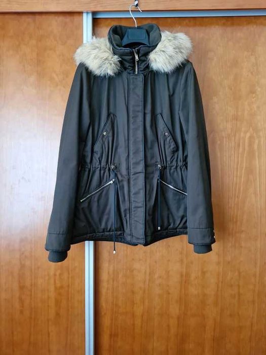 Casaco parka Zara verde tropa com capuz e bolsos tamanho M