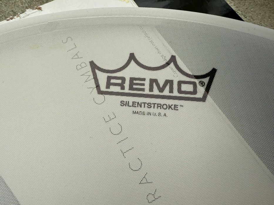 пластики remo SILENTSTROKE для тихої ударної установки 16 та 13