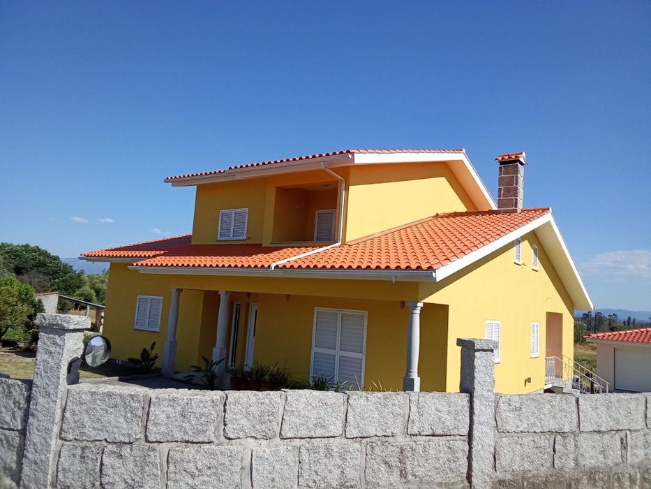 Pinturas e remodelações e todos os tipos de construções que precisar .