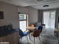 Apartament hotelowy 4* | miejsce postojowe | częściowy widok na góry