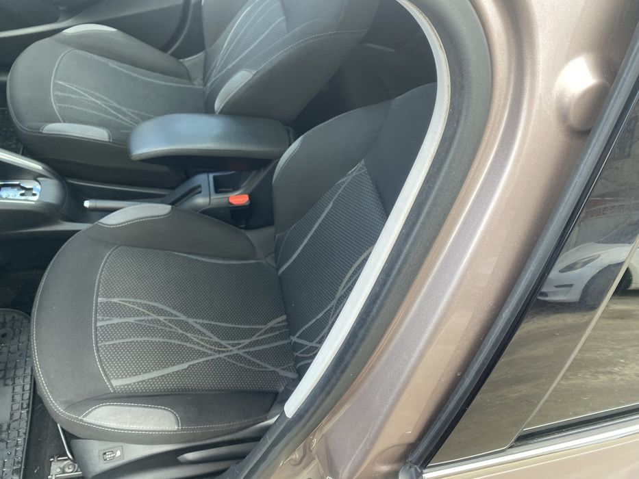 PEUGEOT 208 2015г 1,6 Бензин Автомат