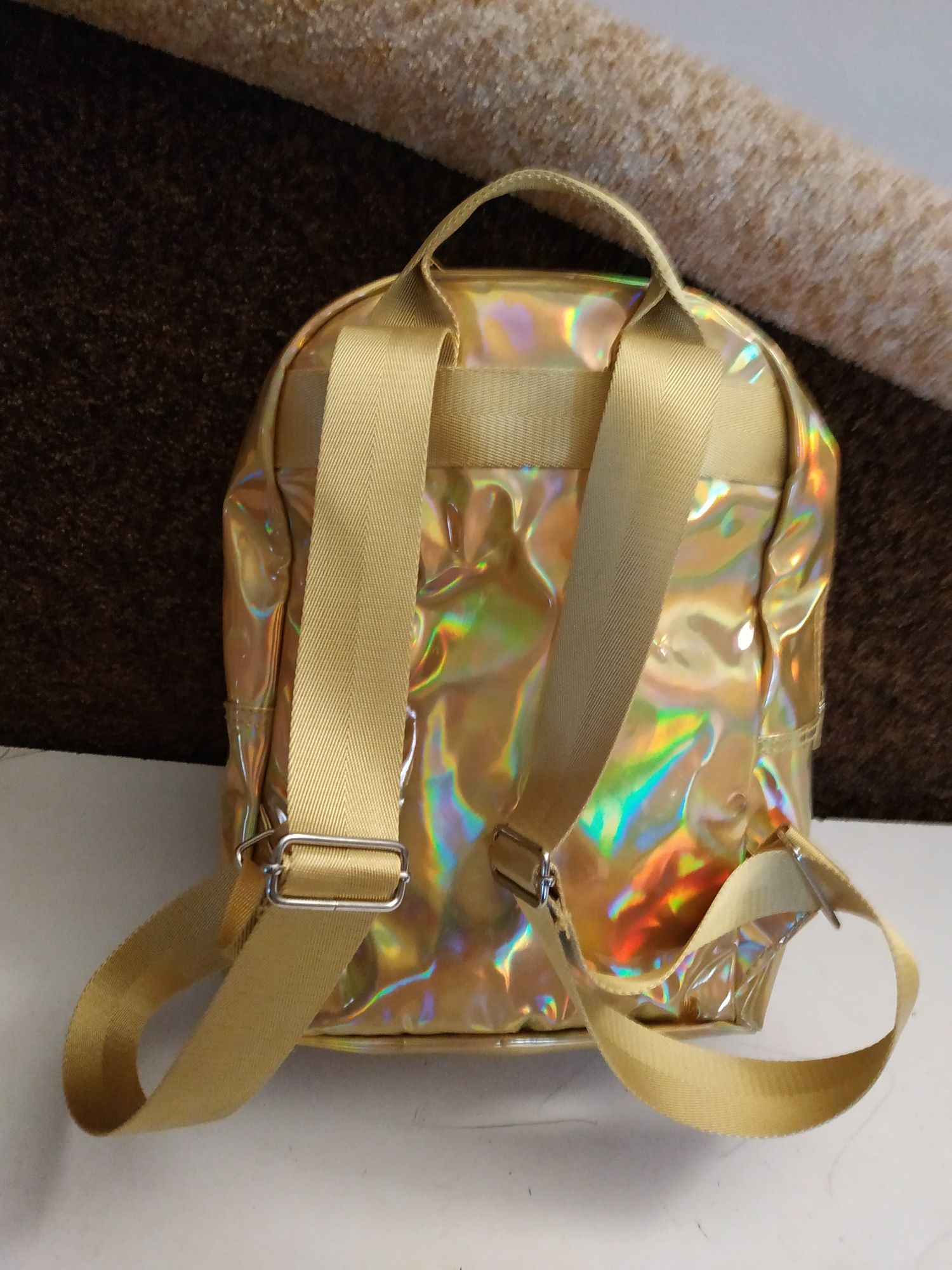 Рюкзак золотистый