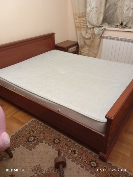 Ліжко матрац дві поиліжкові тумби