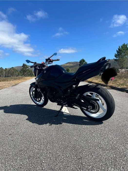 Suzuki GSR 600 Black Edition