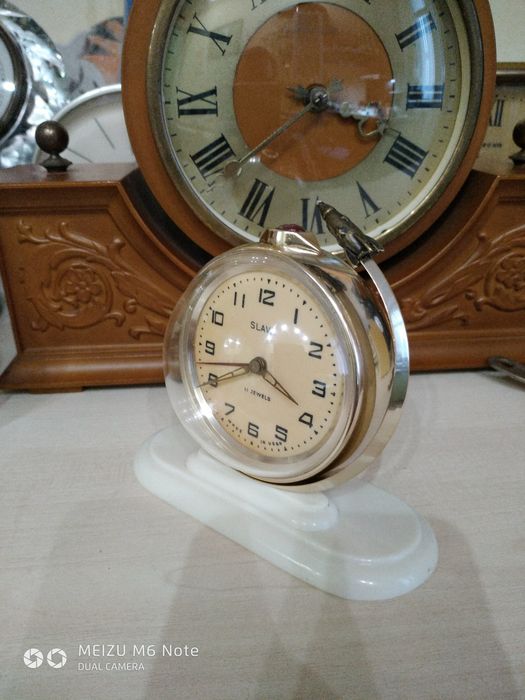 Часы настольные механические будильник Слава космос, мчз2.