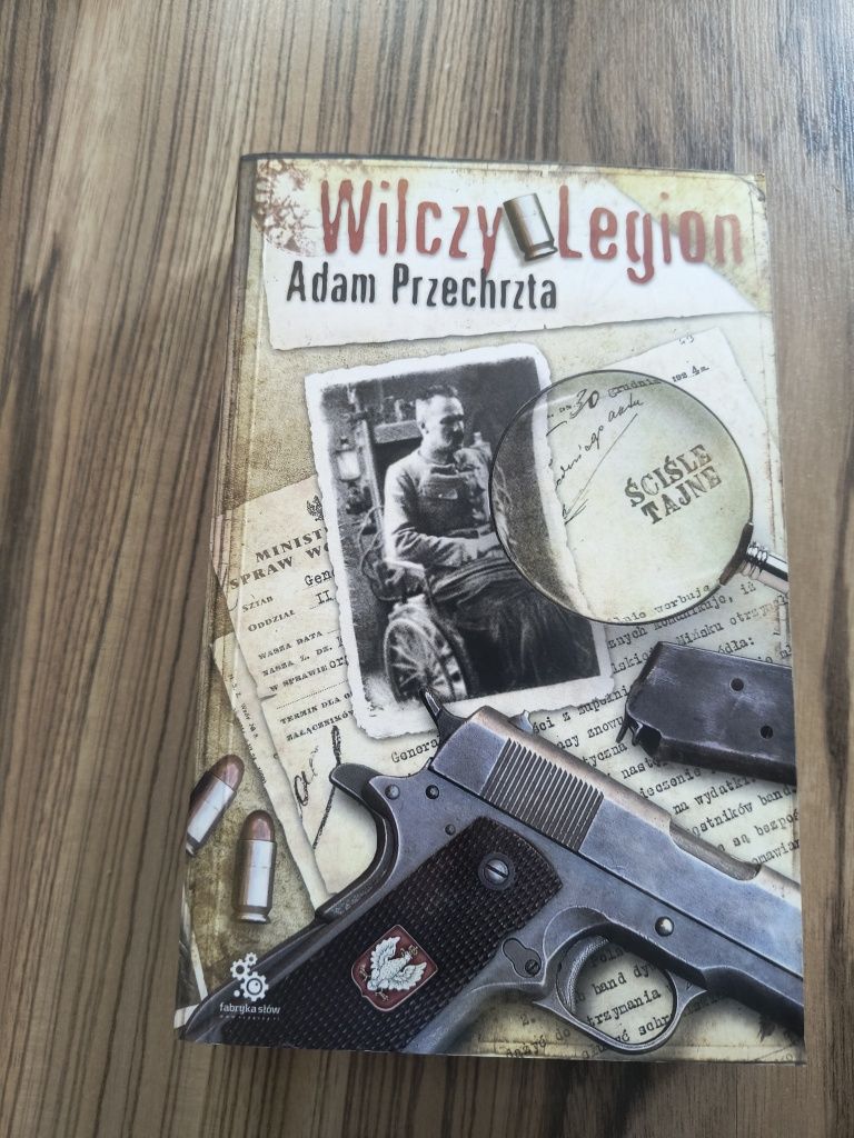 Wilczy legion 
Przechrzta Adam