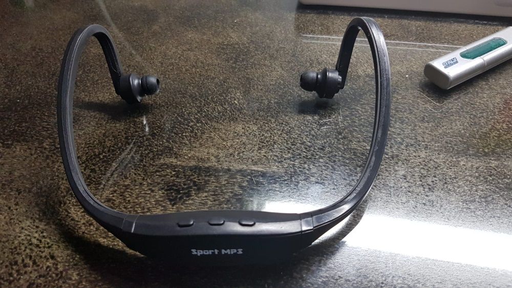 Auriculares Bluetooth, com rádio e cartão