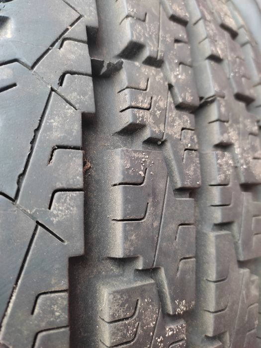 Opony wzmacniane do busa 215/75/16C