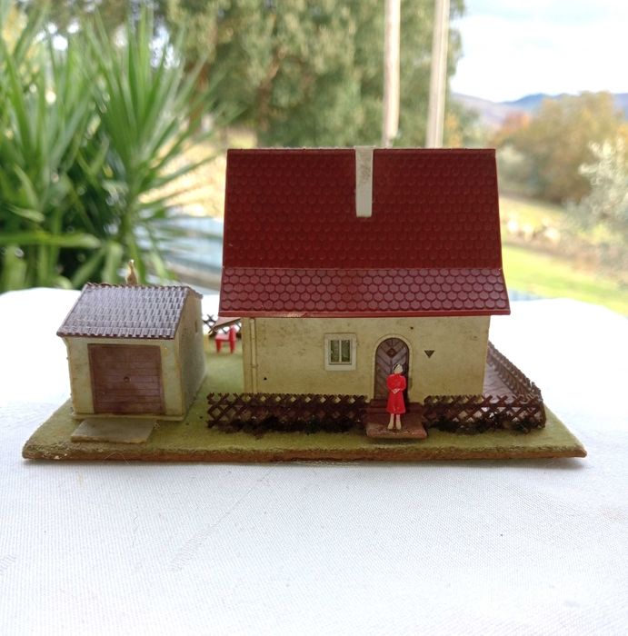 Faller, Vivenda com garagem e esplanada