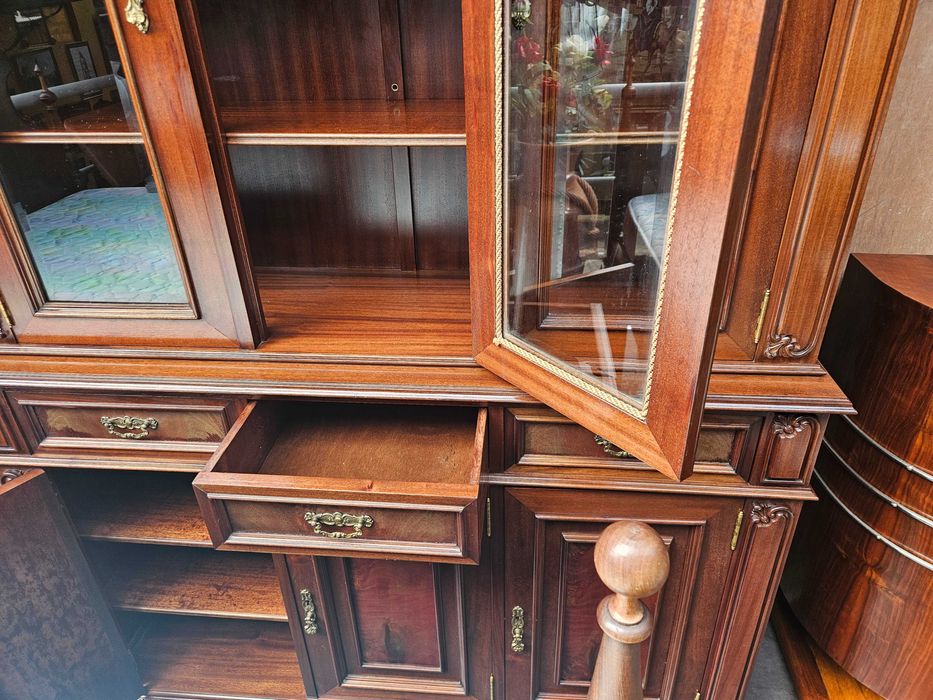 Móvel livreiro - Bom estado geral