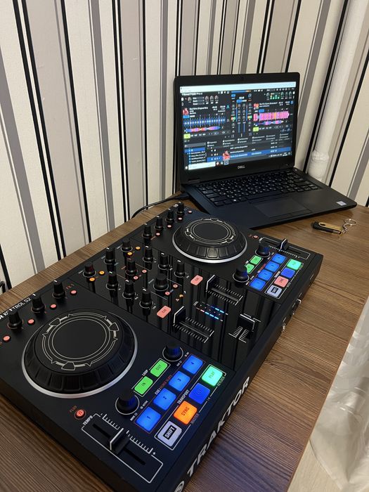 Native Instruments Traktor Kontrol S2 MK2  Dj Контроллер