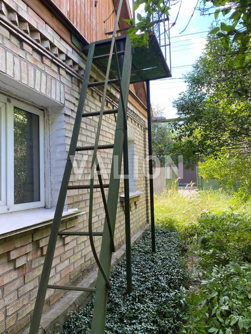 Продаю цегляний будинок Гореничі- центр участок 22 сотки