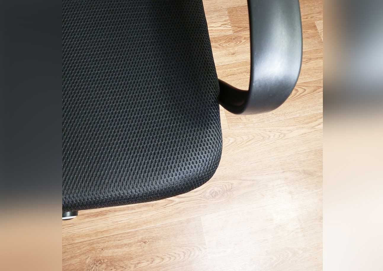 Крісло на коліщатках комп’ютерне чорне Boston кресло офисное