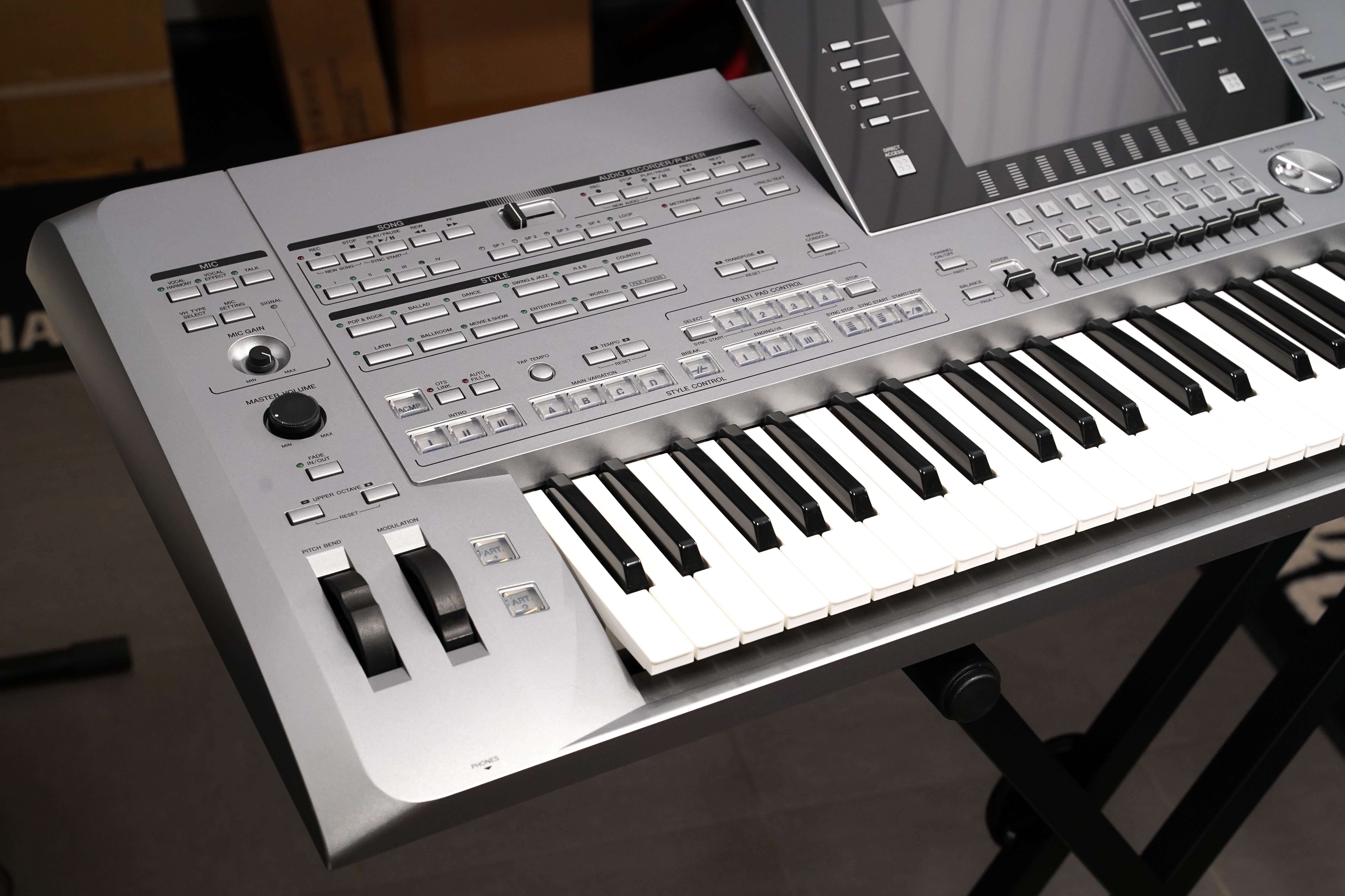 YAMAHA TYROS 5 + TRS-MS05 + MEGA pakiety Styli + Flash 1GB