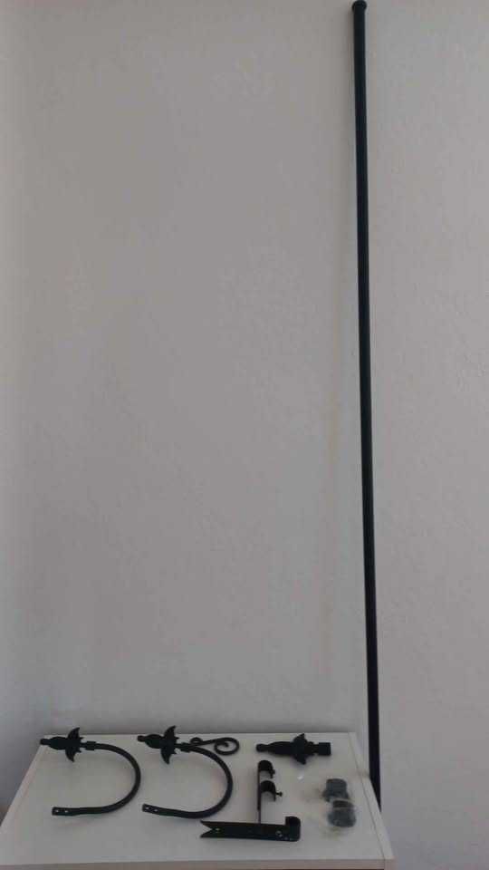 Varão cortinado preto Ikea com terminais