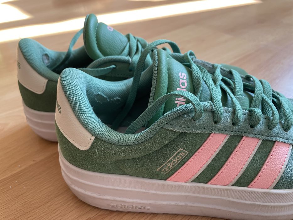 Ténis Adidas verdes