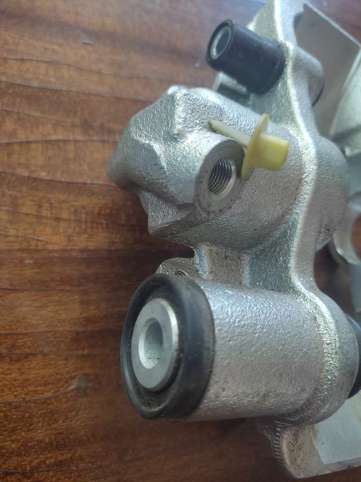 Супорт тормозний задній Мерседес віто  638