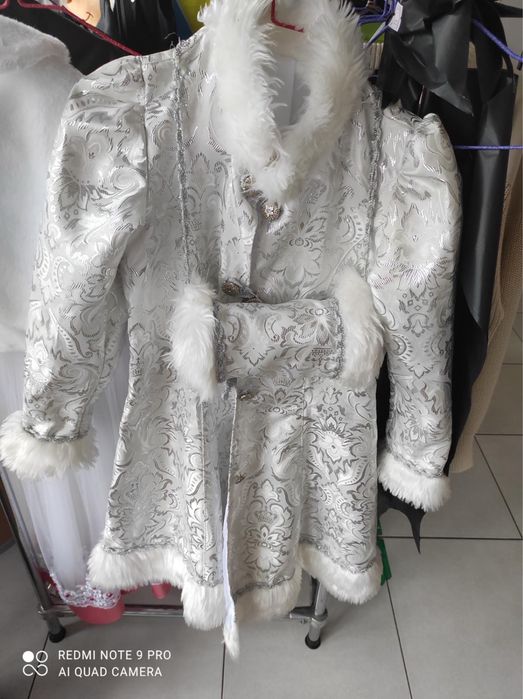 костюм снігурочки для виступів або свят