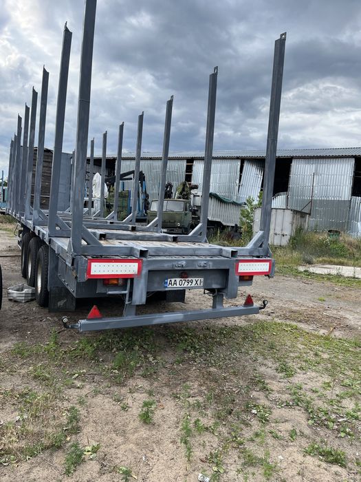 Напівпричіп лісовоз