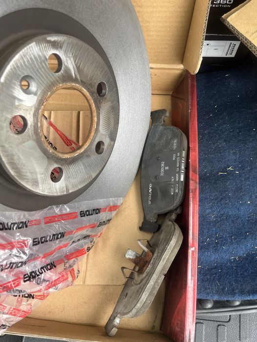 Диски гальмівні передні Volvo 2023 31471651