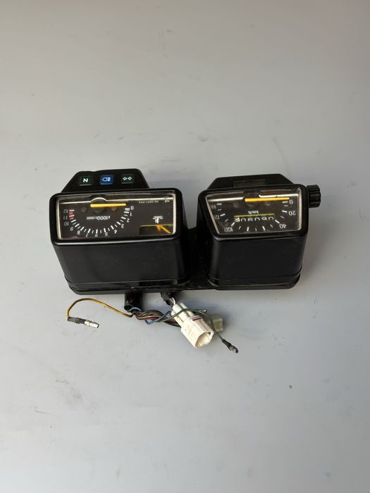 Licznik Prędkości Prędkościomierz Obrotomierz YAMAHA DT125R XT600