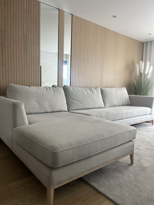 Sofá com Chaise semi-novo