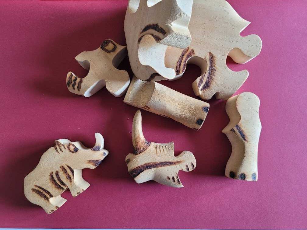 Binquedo em madeira, Rinoceronte com cria, puzzle - novo