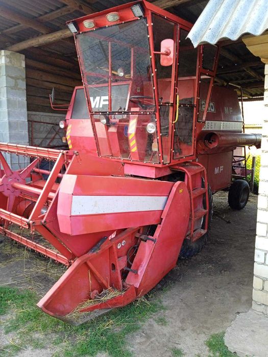 Продам Комбайн Massey Ferguson 240