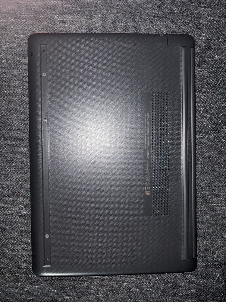 Portatil HP 240 G8 (14” i3-1005G1  8 Gb de Ram 240 SSD)