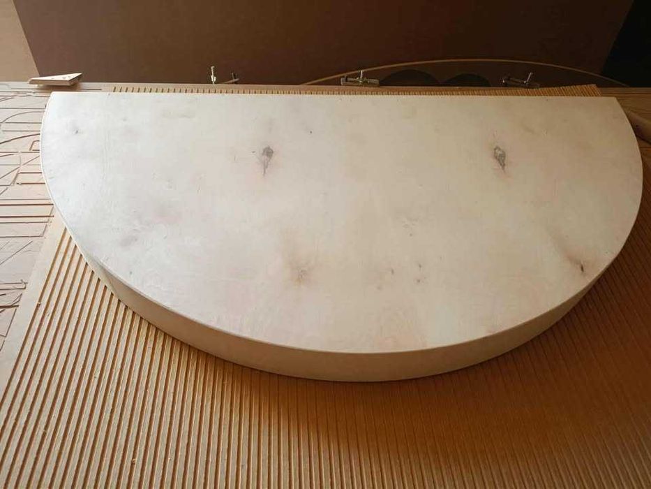 Podest wykonany ze sklejki, ścianki dekoracyjne