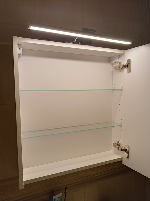 Szafka łazienkowa z lustrem