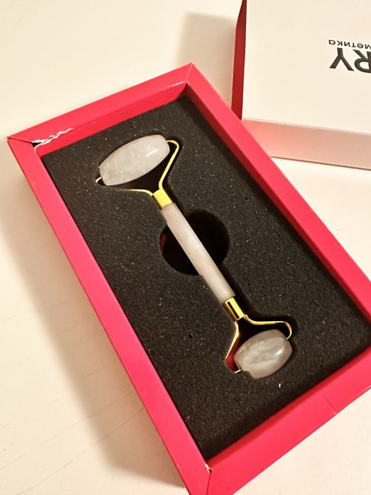 Ролер для масажу обличчя