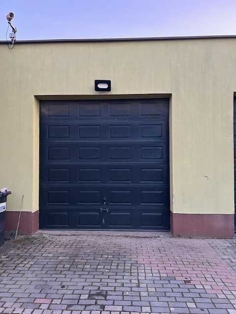 wynajmę duży garaż