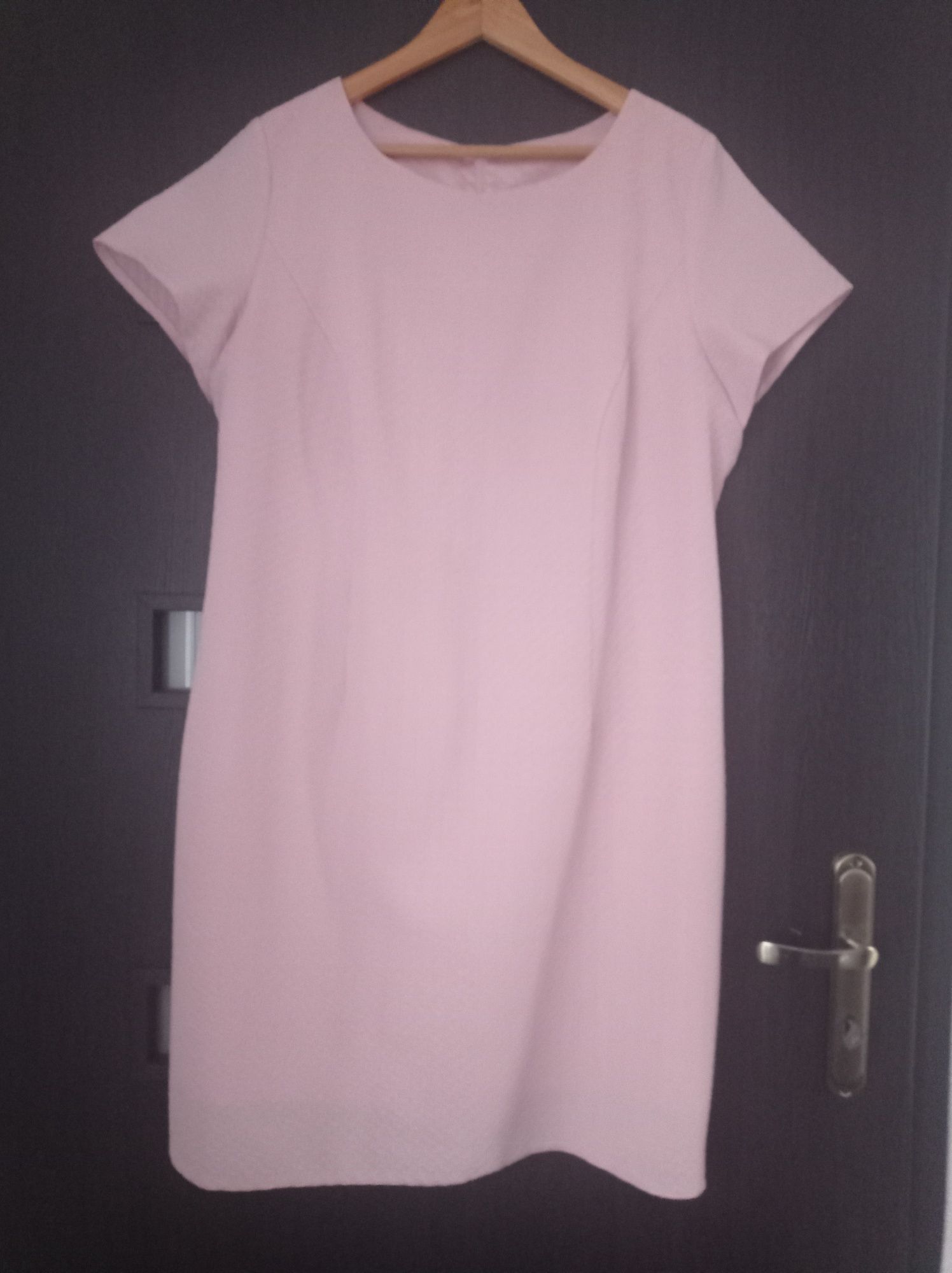 Sukienka taliowana
