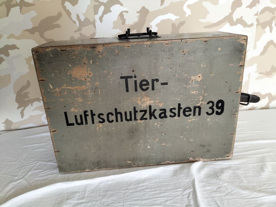 Apteczka z 1939 schronu przeciwlotniczego