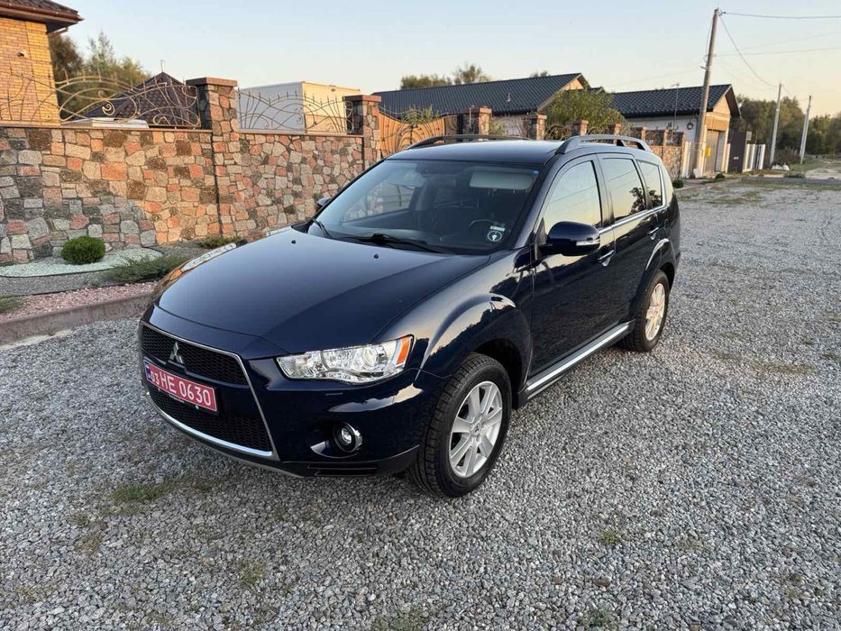 Mitsubishi Outlander 2011