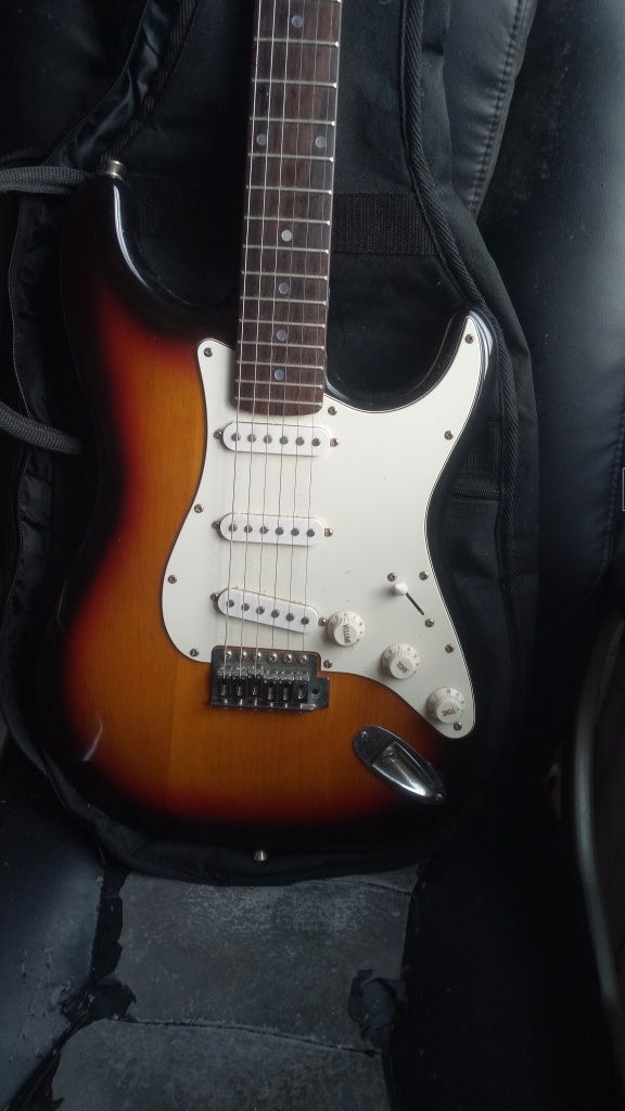 Guitarra Squier Stratocaster