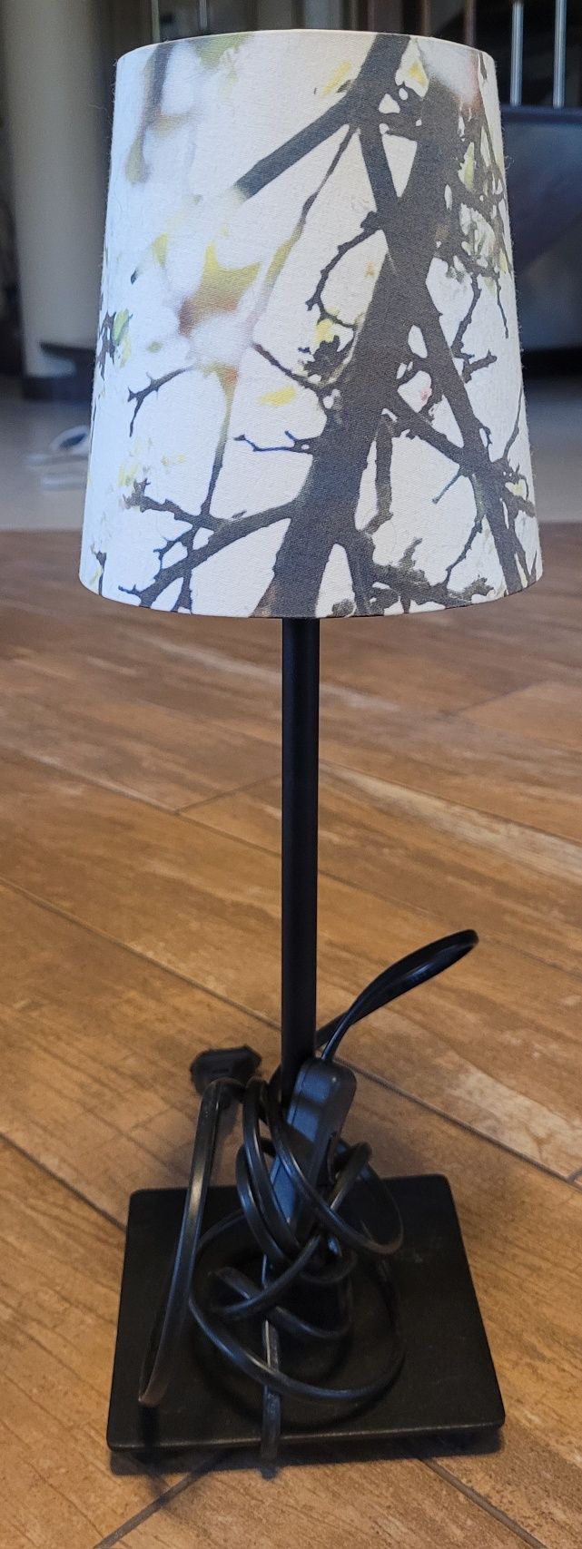 Lampka nocna i abażur w wzorze