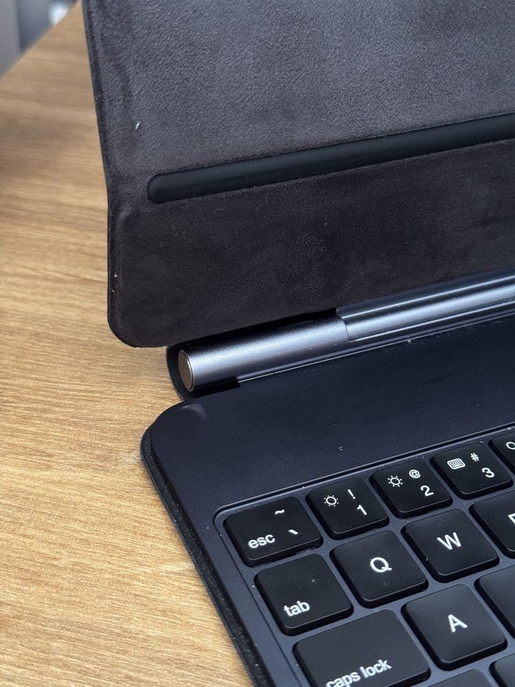Klawiatura iPad Pro/Air Goojodoq Magic Keyboard