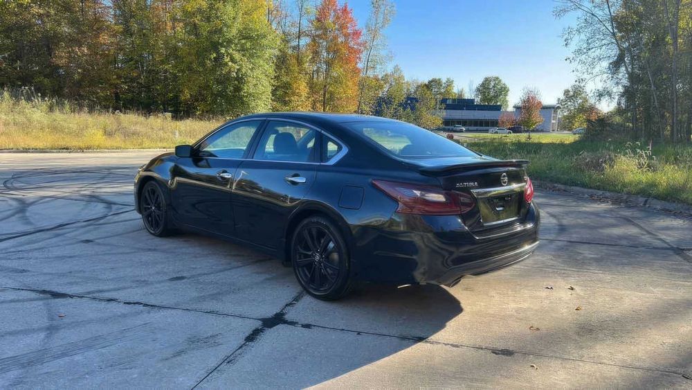 Nissan Altima      2017